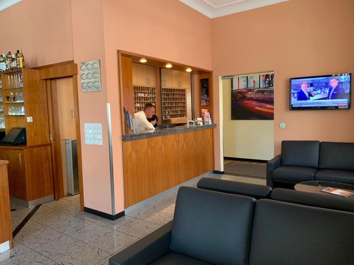 Apartment Hotel KRAL - BUSINESS HOTEL&SERVICED APARTMENTS Erlangen Buitenkant foto