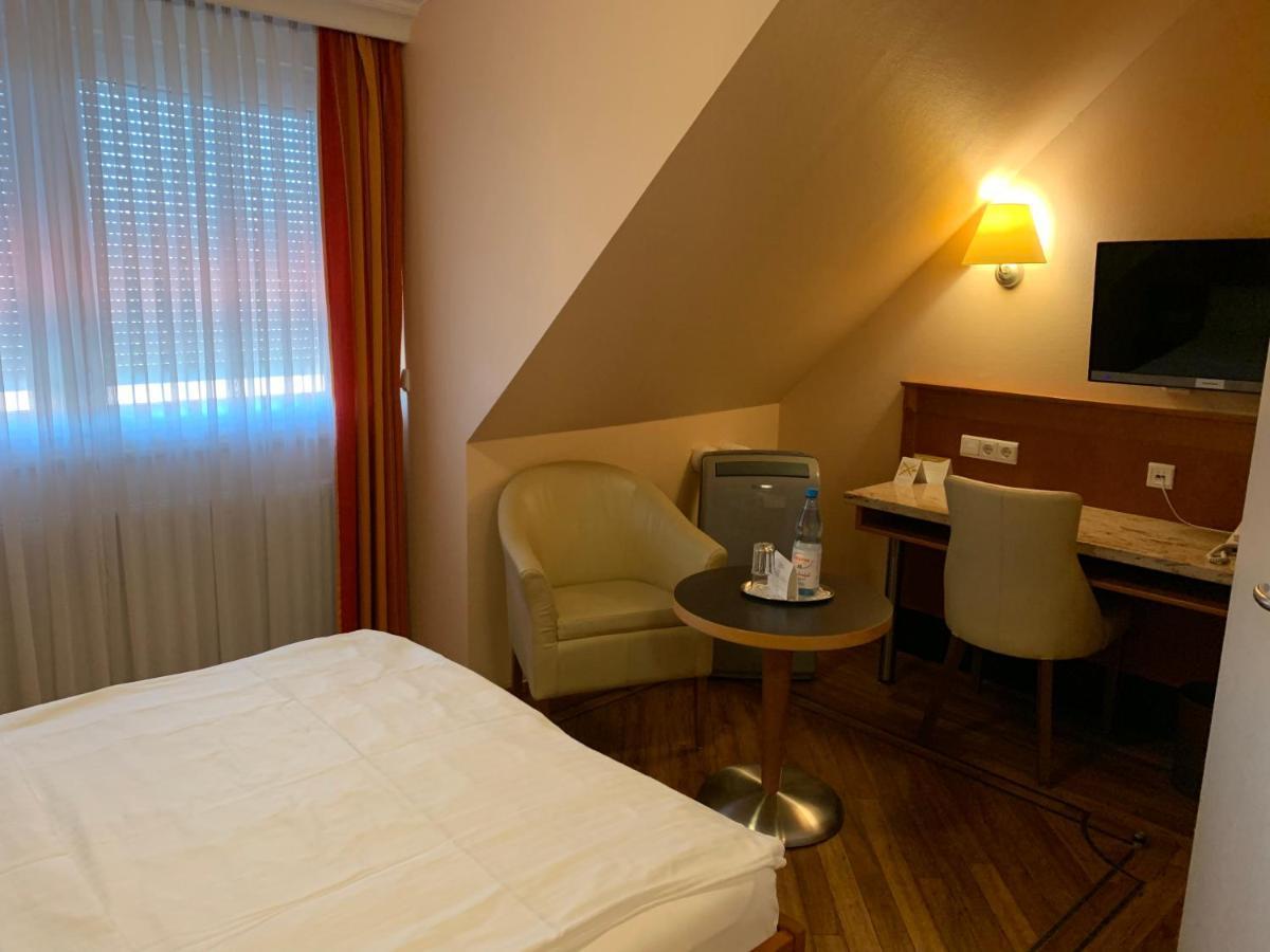 Apartment Hotel KRAL - BUSINESS HOTEL&SERVICED APARTMENTS Erlangen Buitenkant foto
