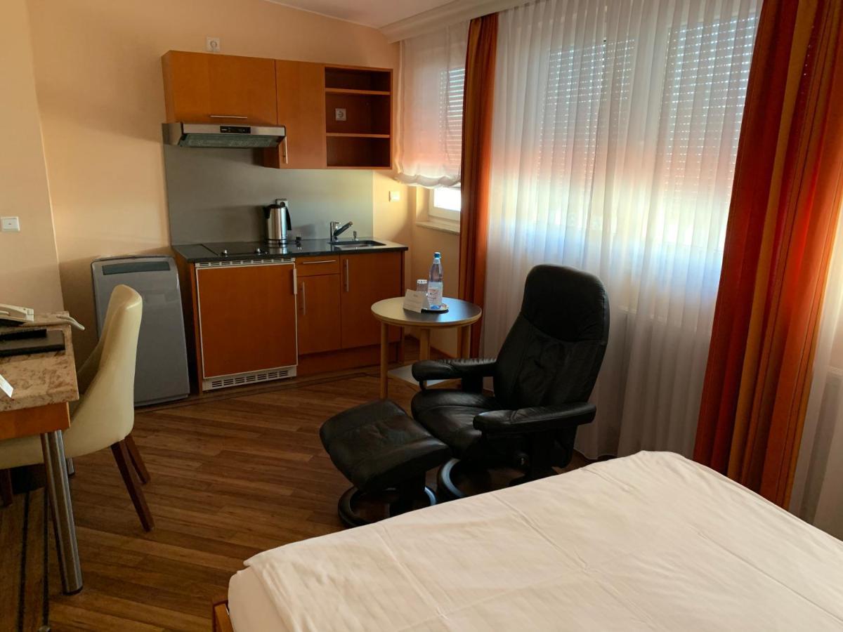 Apartment Hotel KRAL - BUSINESS HOTEL&SERVICED APARTMENTS Erlangen Buitenkant foto