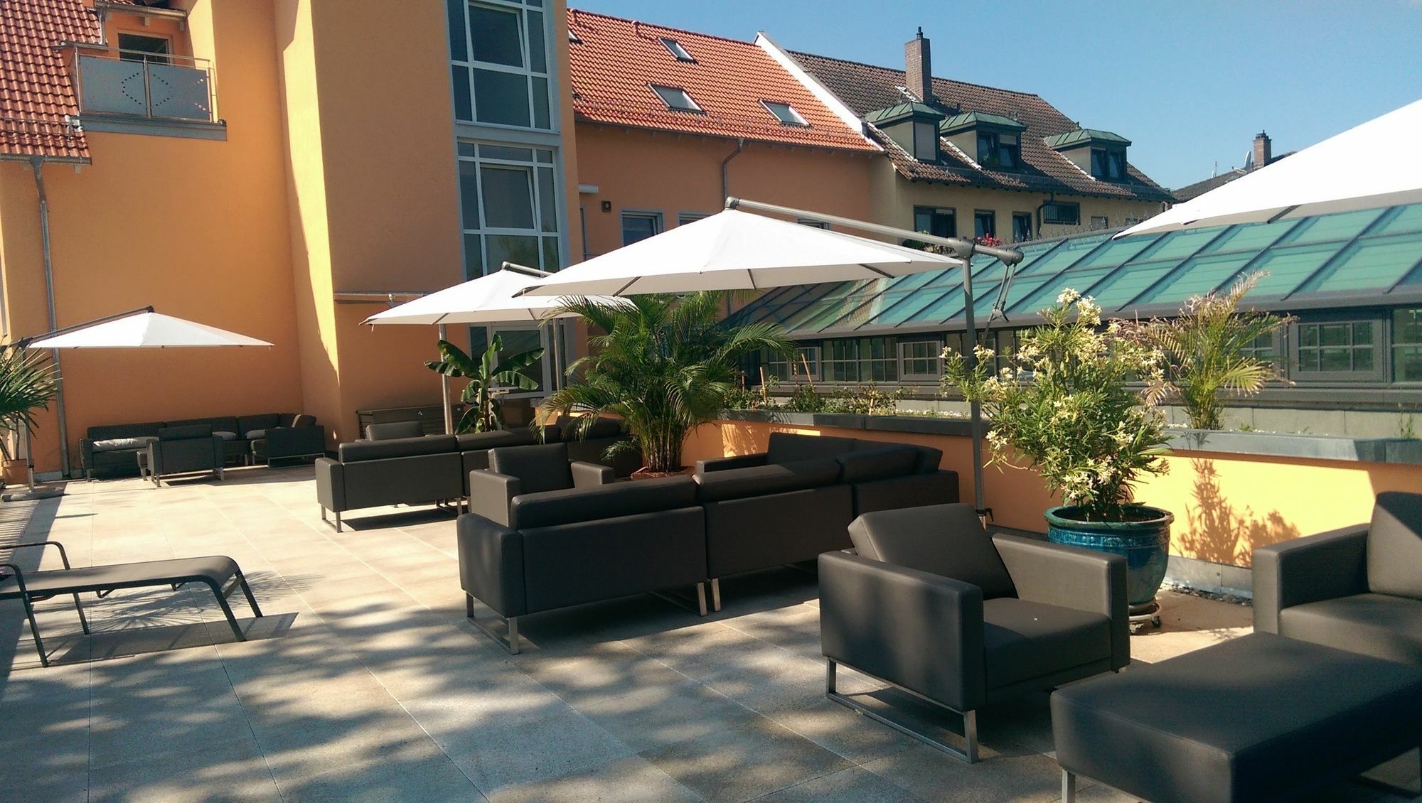 Apartment Hotel KRAL - BUSINESS HOTEL&SERVICED APARTMENTS Erlangen Buitenkant foto