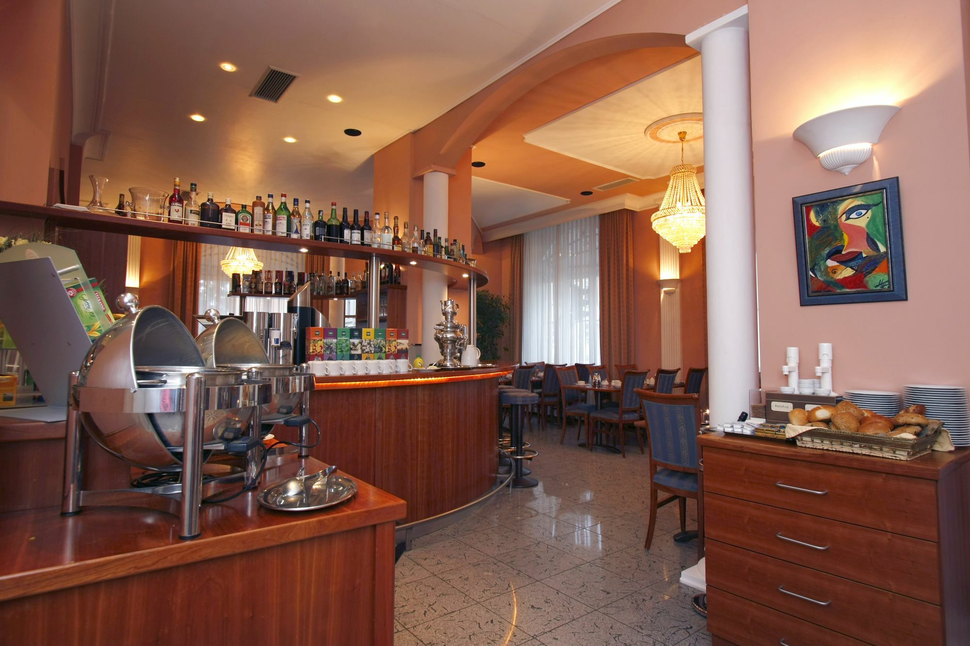 Apartment Hotel KRAL - BUSINESS HOTEL&SERVICED APARTMENTS Erlangen Buitenkant foto